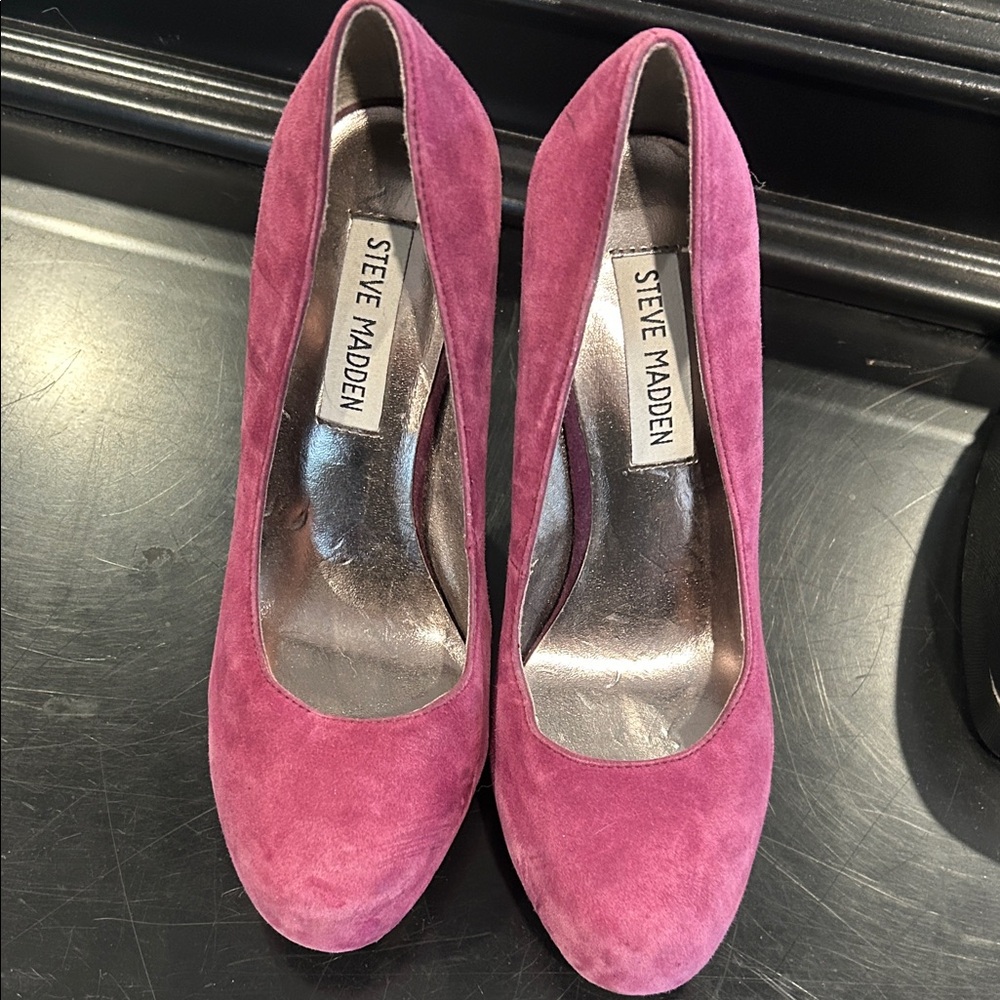 Steve Madden plum faux Suede Heels